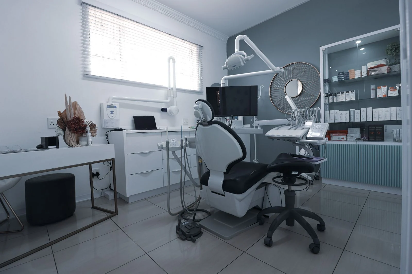 The light-filled OPTIONS dental suite, ready for your visit